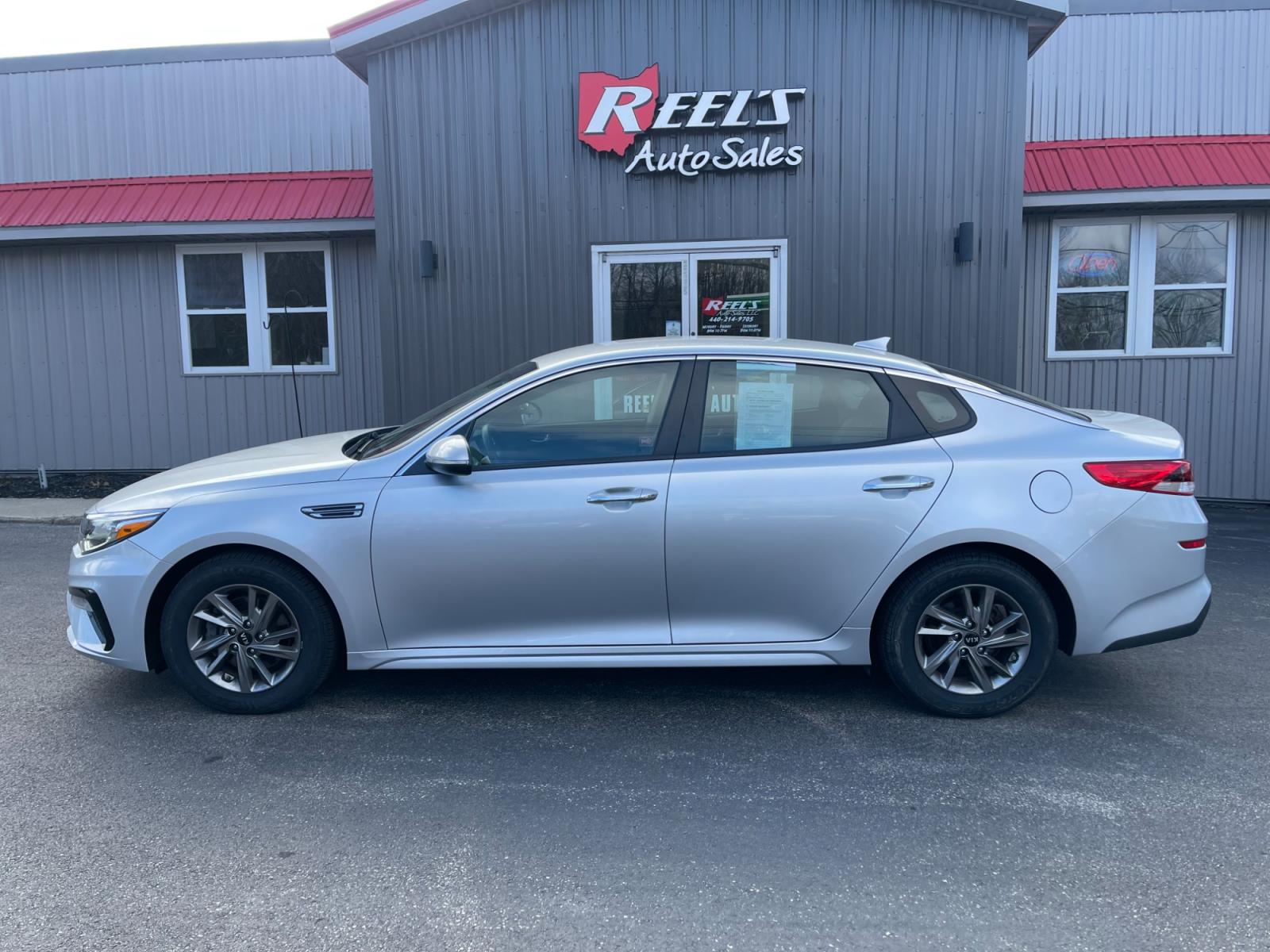 2019 Silver /Black Kia Optima LX FE (5XXGT4L37KG) with an 2.4L I4 DOHC 16V engine, 6A transmission, located at 547 E. Main St., Orwell, OH, 44076, (440) 437-5893, 41.535435, -80.847855 - Photo #13